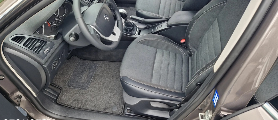Renault Laguna cena 22699 przebieg: 214000, rok produkcji 2010 z Zielona Góra małe 379
